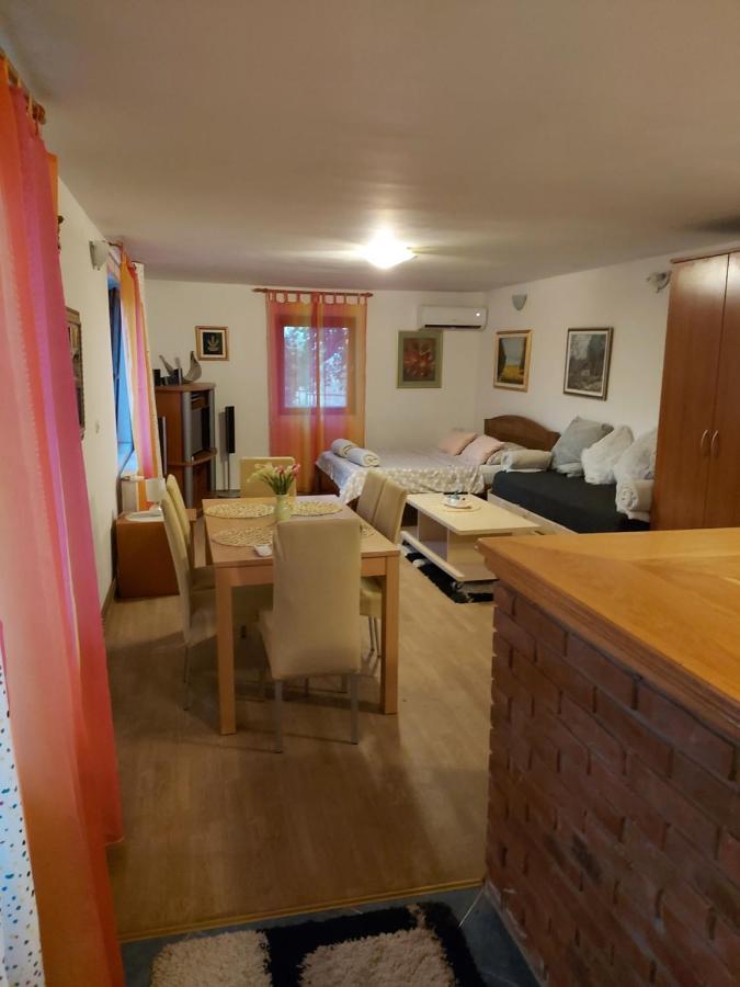 Studio Apartman Kotro Beli Manastir ภายนอก รูปภาพ