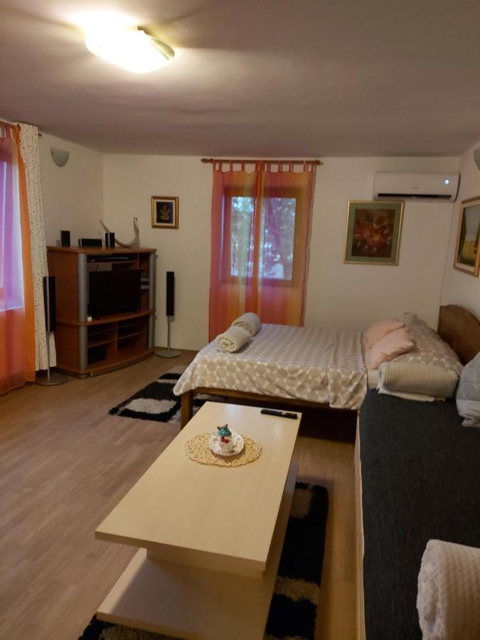 Studio Apartman Kotro Beli Manastir ภายนอก รูปภาพ