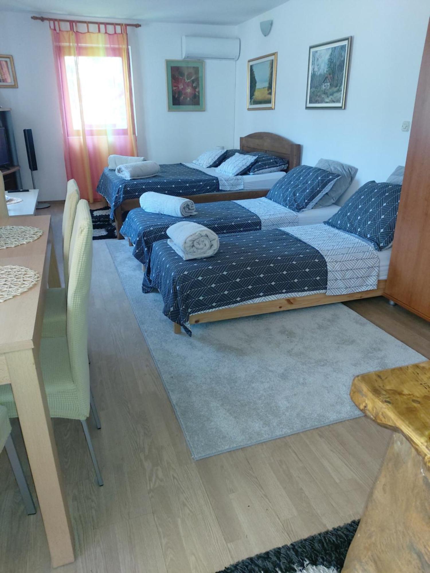 Studio Apartman Kotro Beli Manastir ภายนอก รูปภาพ